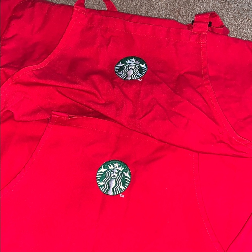 ❤️2 Red Starbucks apron!❤️